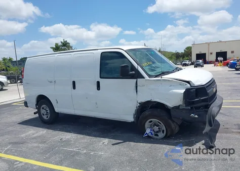 2015 Chevrolet Express 2500 Work Van z USA, uszkodzony, nr VIN 1GCWGFFF8F1220462